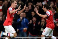 Aaron Ramsey và Santi Cazorla Arsenal