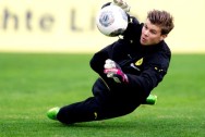 thủ thành Mitch Langerak của Borussia Dortmund