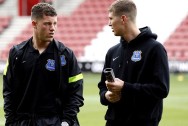 Ross Barkley và John Stones của Everton