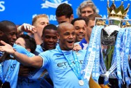 Thủ quân Vincent Kompany và tiền vệ James Milner của Manchester City quyết