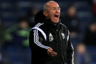 HLV Tony Pulis West Bromwich và Gateshead Cúp FA