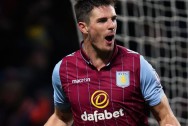 Hậu vệ Aston Villa Ciaran Clark