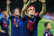 Barcelona-Marc-Bartra-celebrates