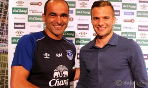 Everton-Roberto-Martinez-and-Tom-Cleverley