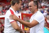 Everton-boss-Roberto-Martinez-and-Swindon-Town-manager-Mark-Cooper