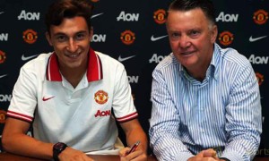 Manchester-United-Matteo-Darmia-and-Louis-Van-Gaal