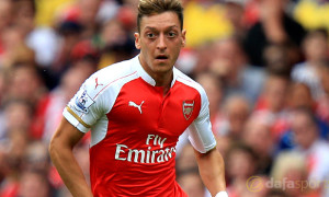 Ozil-plots-Gunners-win