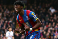 Keo-bong-da-Crystal-Palace-Wilfried-Zaha-to-Euro-2016