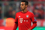 Keo-bong-da-Thiago-Alcantara-Bayern-Munich-1