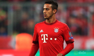 Keo-bong-da-Thiago-Alcantara-Bayern-Munich-1
