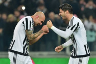 keo-bong-da-simone-zaza-juventus-napoli