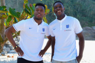 Keo-bong-da-sturridge and welbeck.jpg