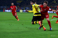 Keo-bong-da-Borussia-Dortmund-v-FC-Bayern-Munich-Joshua-Kimmich