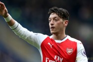 Đại chiến Bayer Munich vs Arsenal Ballack dụ dỗ Ozil về Đức chơi bóng