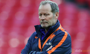 Hà Lan sa thải HLV Danny Blind