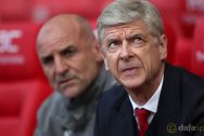 Wenger cho rằng Arsenal vẫn sáng cửa lọt Top 4