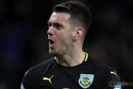 Heaton: Burnley không bao giờ cảm thấy áp lực cho cuộc chiến trụ hạng