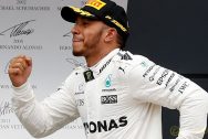 Lewis Hamilton: Mercedes và Ferrari so kè căng thẳng