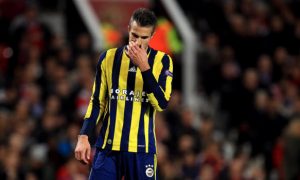 Robin van Persie trở lại thi đấu cho Feyenoord