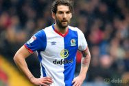 Charlie Mulgrew không đầu hàng tại Blackburn Rovers