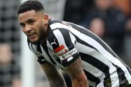 Rafael Benitez bình tĩnh trước tin đồn tương lai Jamaal Lascelles