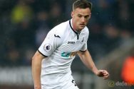 Ngoại Hạng Anh: Andy King khen ngợi đồng đội tại CLB Swansea