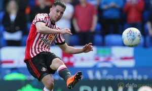 Bryan Oviedo tiết lộ khả năng rời khỏi Sunderland