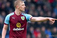 Ben Mee của Burnley FC nói về khả năng gia hạn với câu lạc bộ