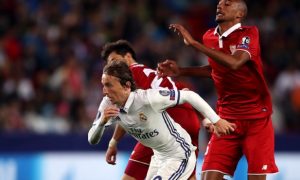 Croatia: Luka Modric giữ đôi chân của các đồng đội ở mặt đất
