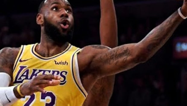 Ngôi sao LeBron James thừa nhận điểm yếu hàng phòng ngự của LA Lakers