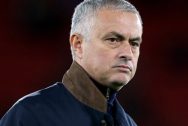 HLV Jose Mourinho còn quá trẻ để nghỉ hưu