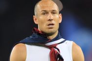 Arjen Robben bất ngờ được Leicester theo đuổi