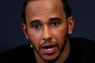 Lewis Hamilton chỉ trích chiến thuật của Mercedes tại trường đua Singapore