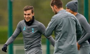 Harry Winks tri ân HLV Mauricio Pochettino